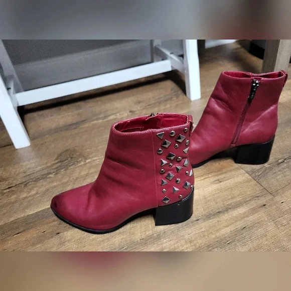 Circus by Sam Edelman Red Studded Ankle Boots Size 7 - Picture 8 of 12